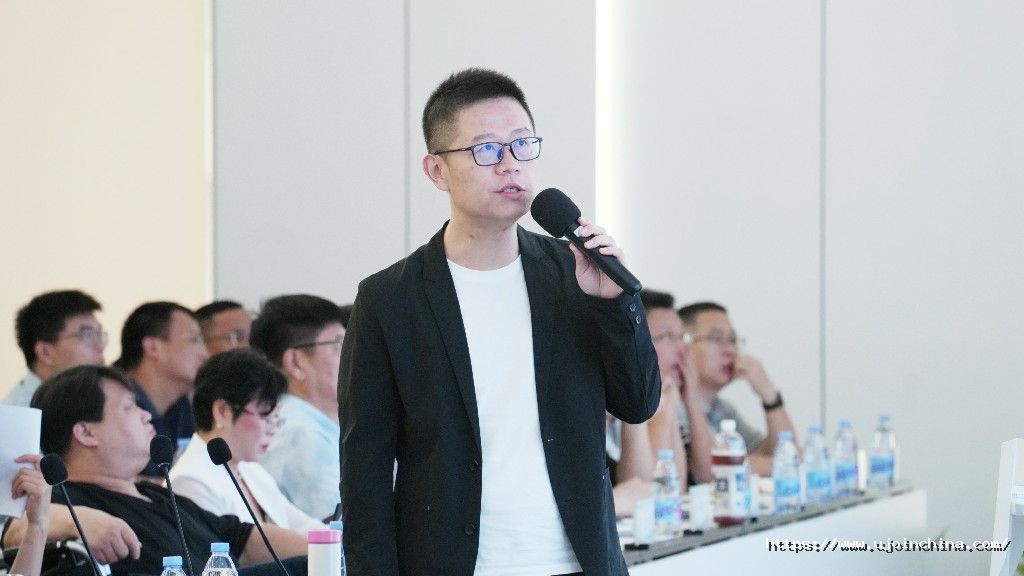 1763368883406638zKK5.jpg 李部长02.jpg